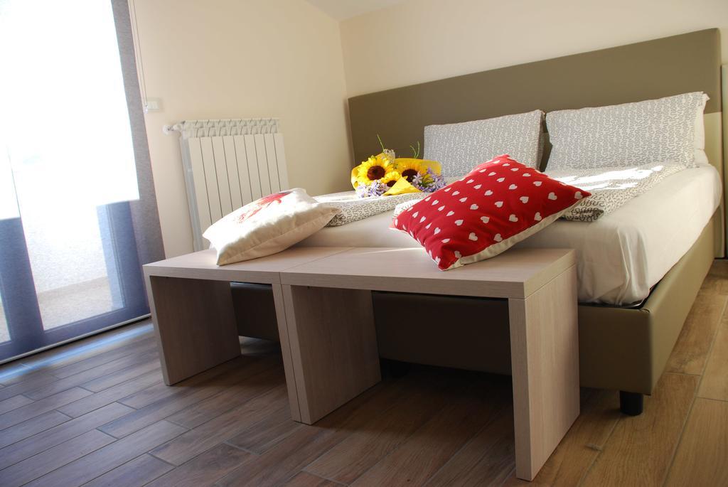 B&B Raffaello A Mare มอนเตซิลวาโน ห้อง รูปภาพ